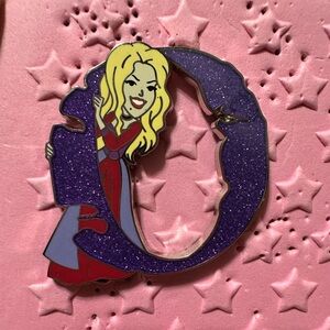 LR Sarah Hocus Pocus Letter O Pin